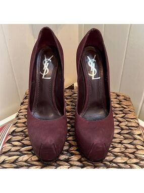 Yves Saint Laurent Rive Gauche Tribtoo Pumps in Burgundy